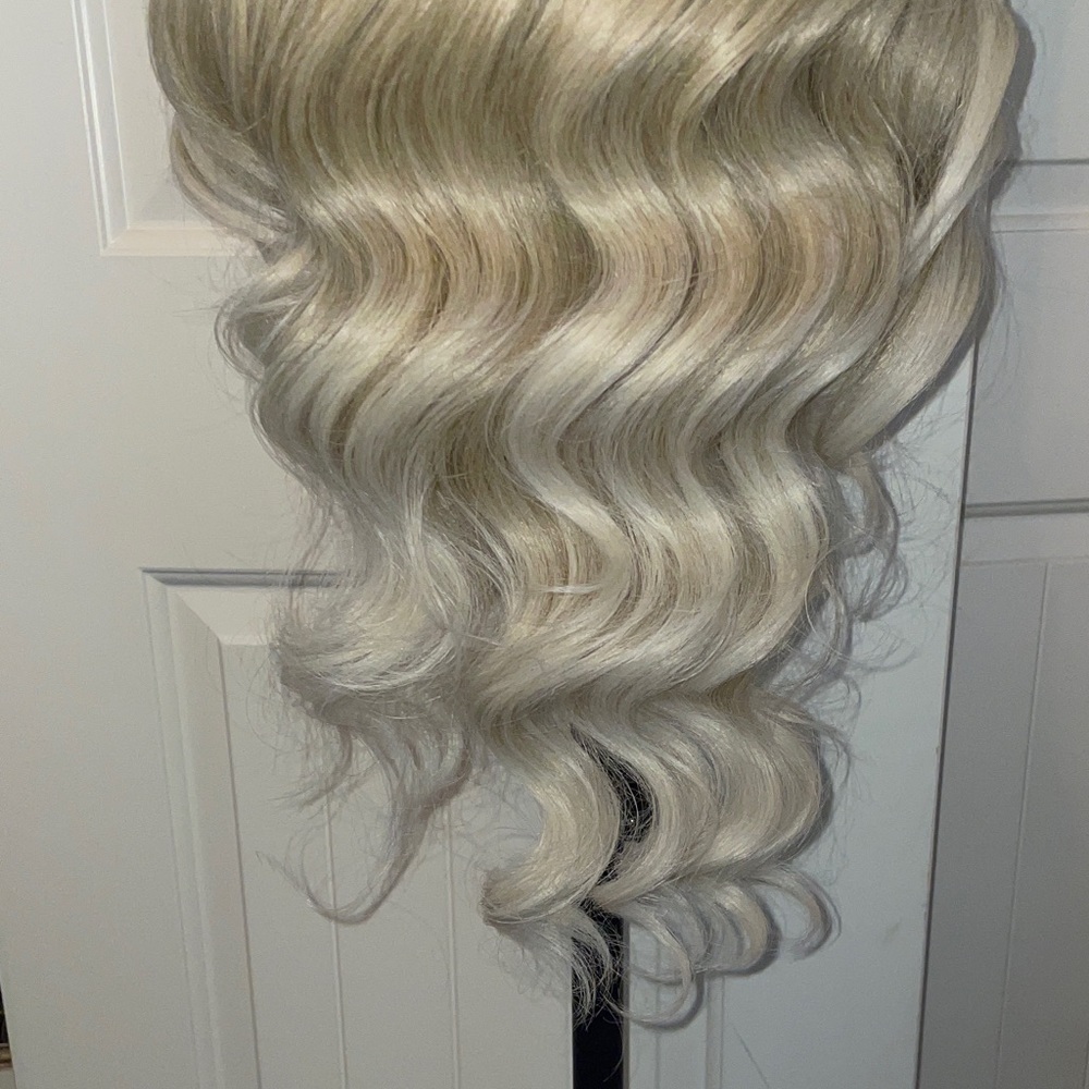 Premium Blonde Women’s Wig - Natural Ash Blonde - Picture 11 of 13